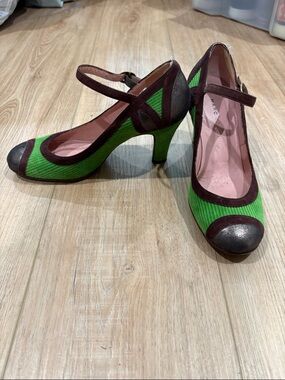 Vintage Marc Jacobs Green and Brown Mary Jane Heels 37